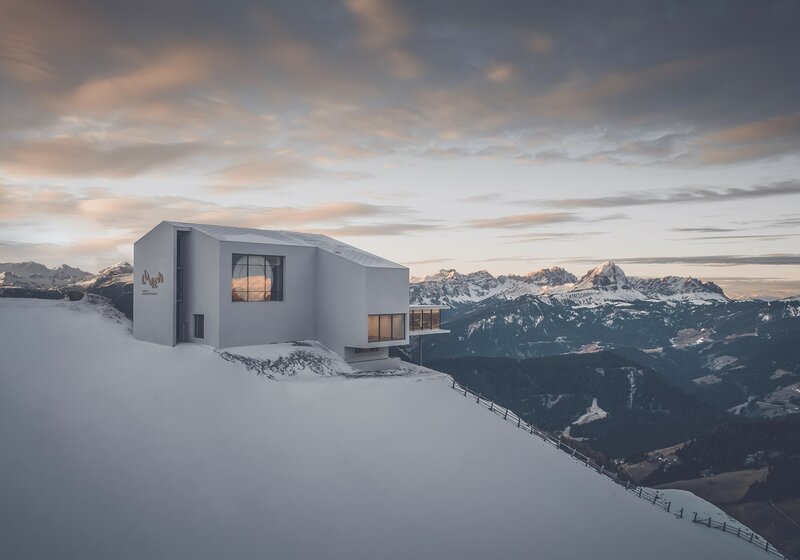 Exterior view of the museum in winter | © Manuel Kottersteger